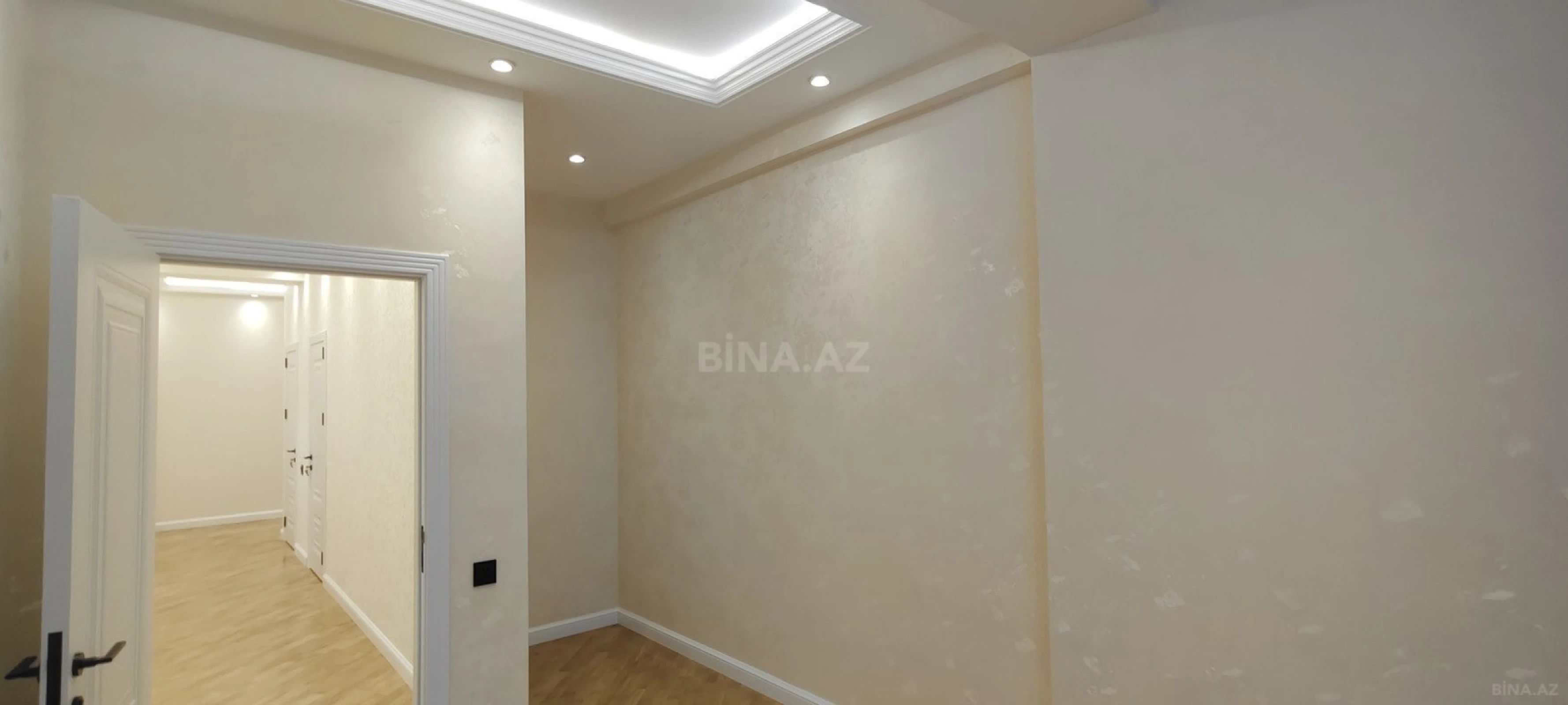 Satılır 3 otaqlı mənzil 96 m²