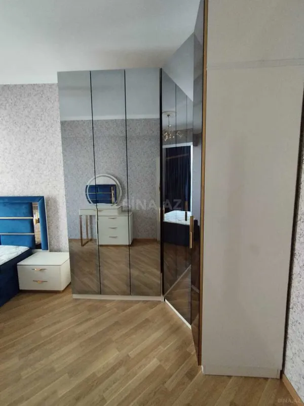 Kirayə verilir 3 otaqlı mənzil 120 m²