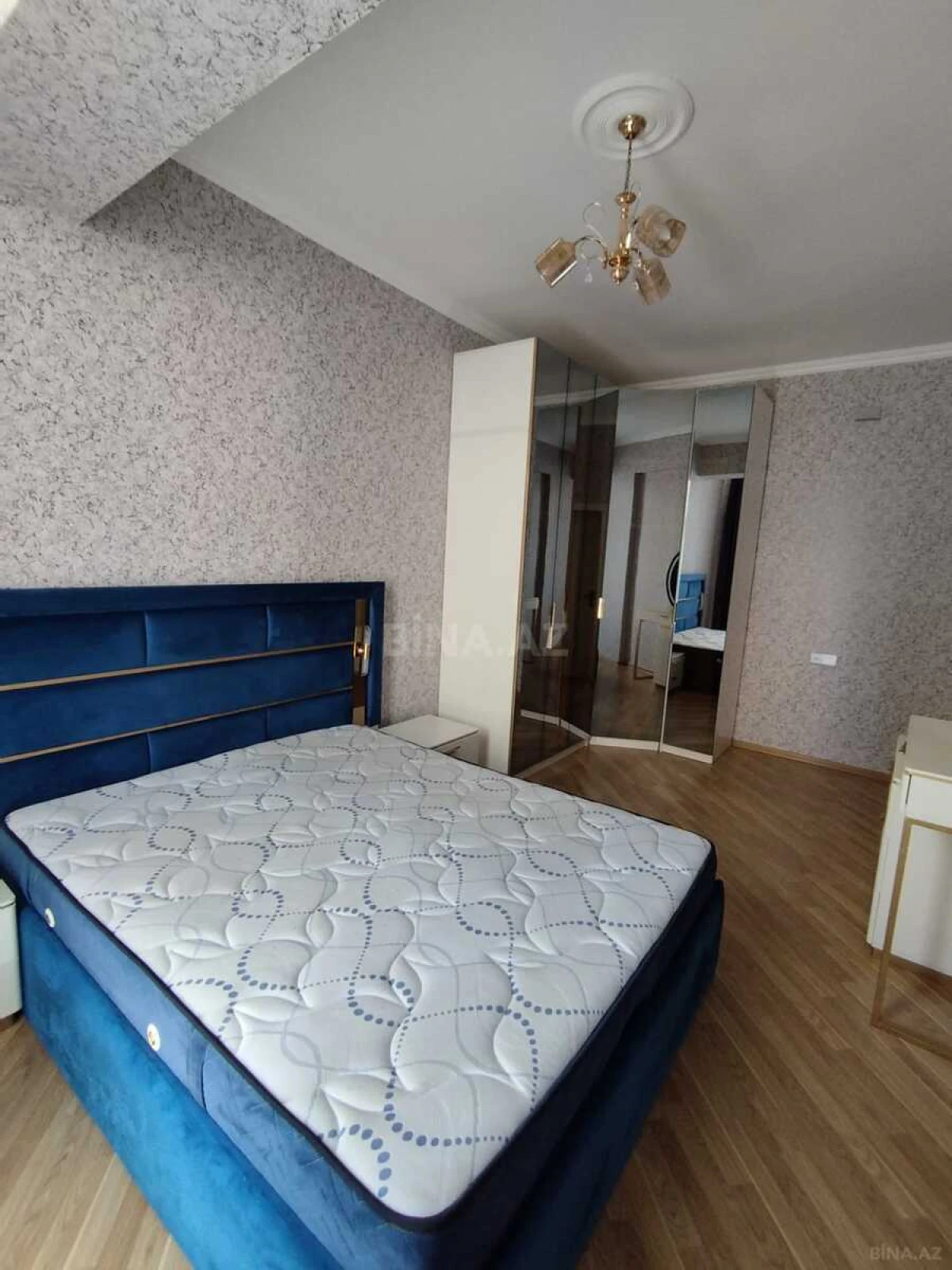 Kirayə verilir 3 otaqlı mənzil 120 m²