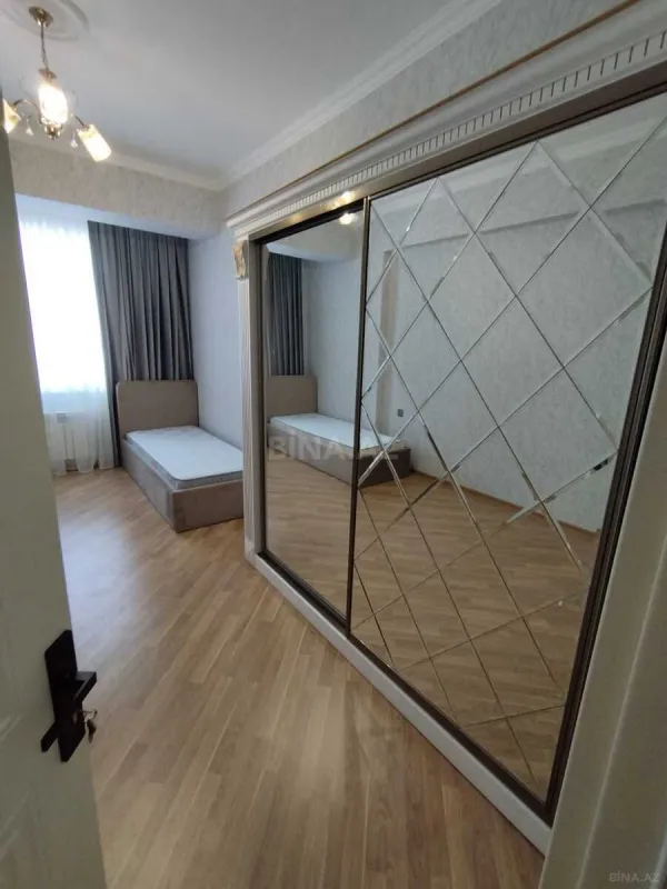 Kirayə verilir 3 otaqlı mənzil 120 m²