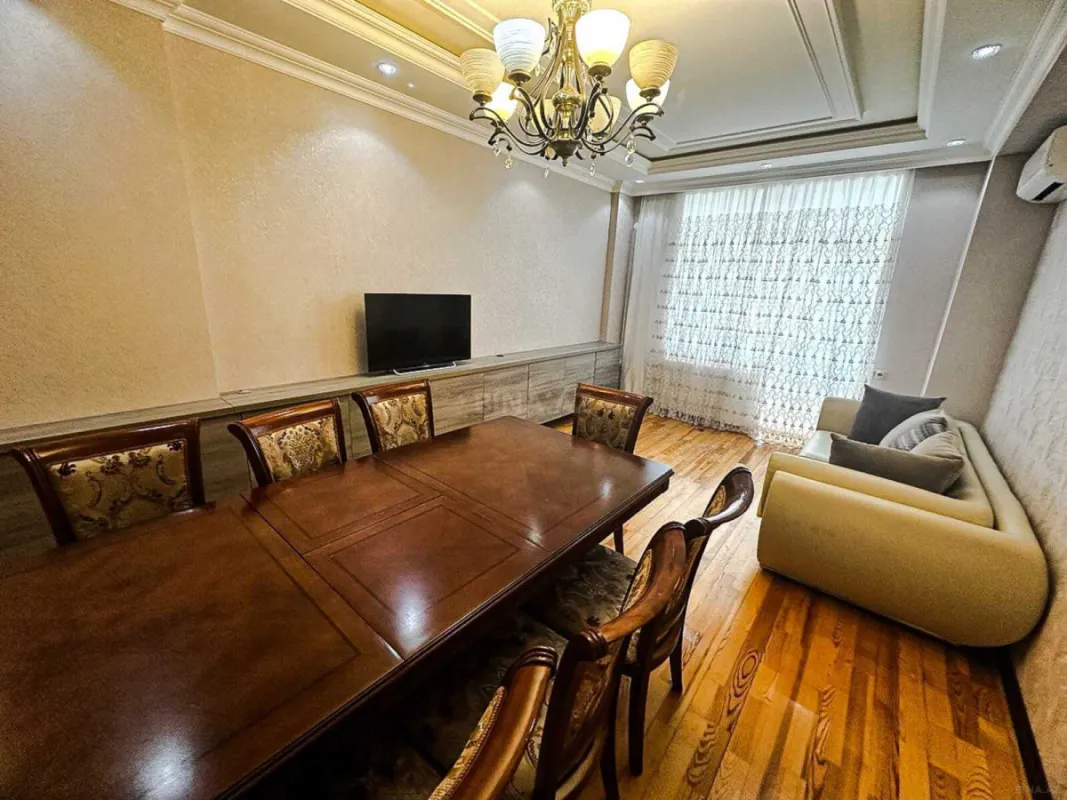 Kirayə verilir 3 otaqlı mənzil 110 m²