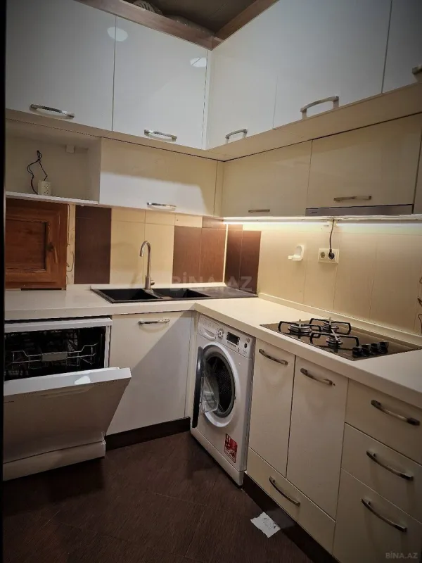 Kirayə verilir 3 otaqlı mənzil 110 m²