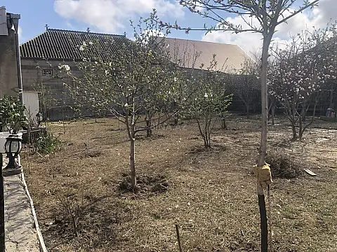 Satılır 5 otaqlı həyət evi 150 m²