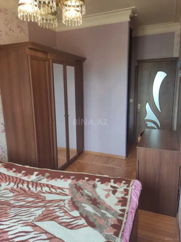 Satılır 3 otaqlı mənzil 152 m²