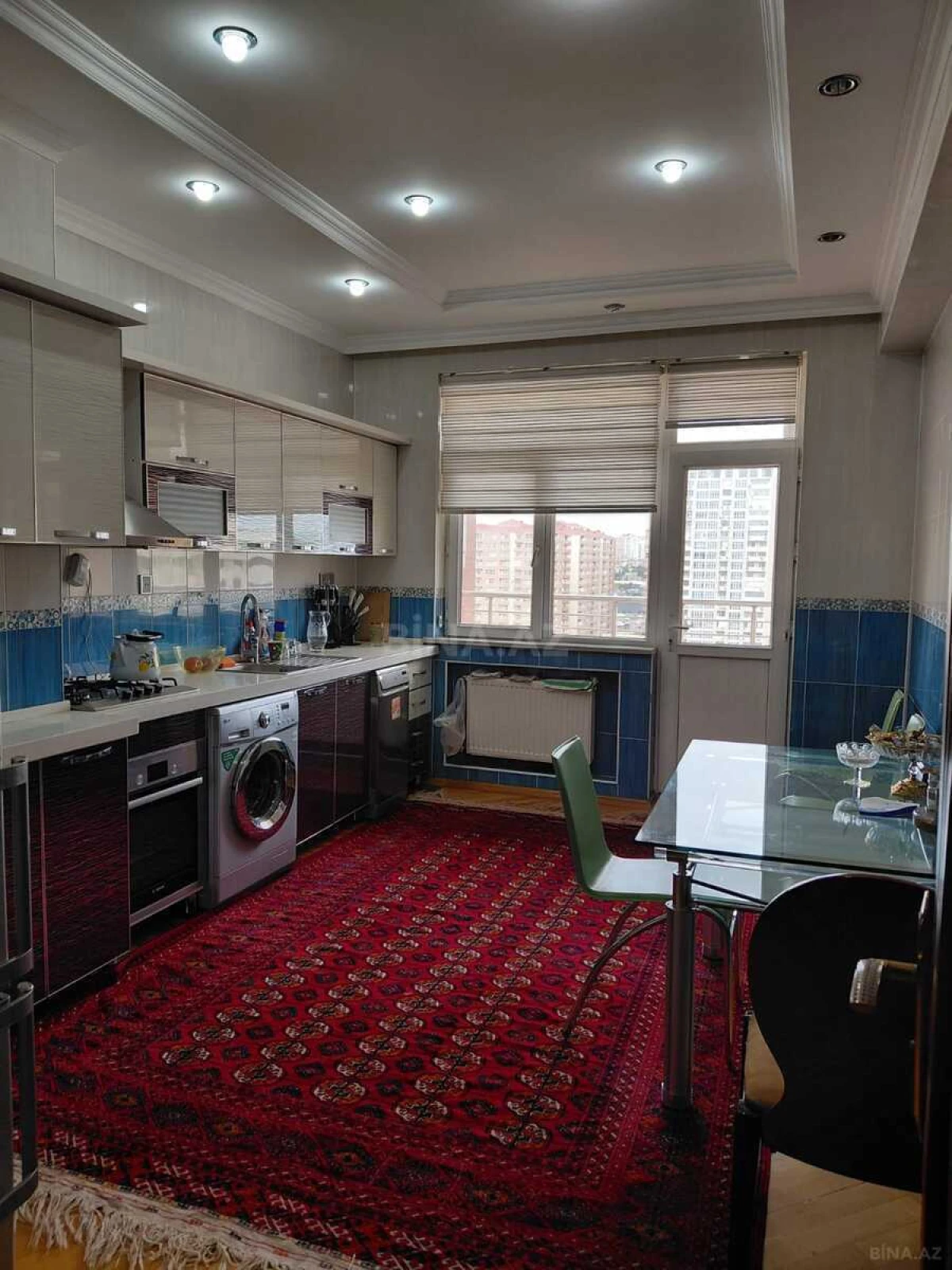 Satılır 3 otaqlı mənzil 152 m²