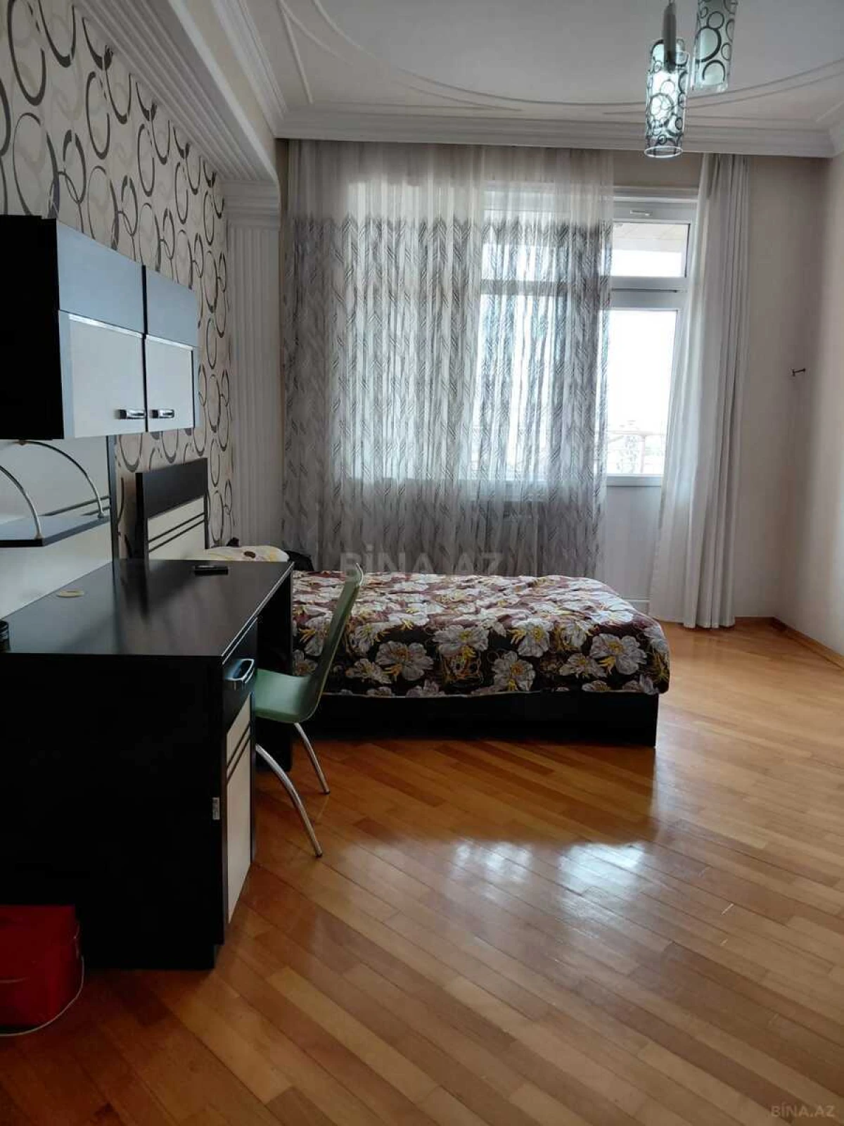 Satılır 3 otaqlı mənzil 152 m²