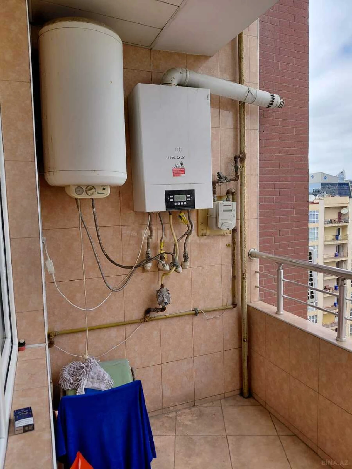 Satılır 3 otaqlı mənzil 152 m²