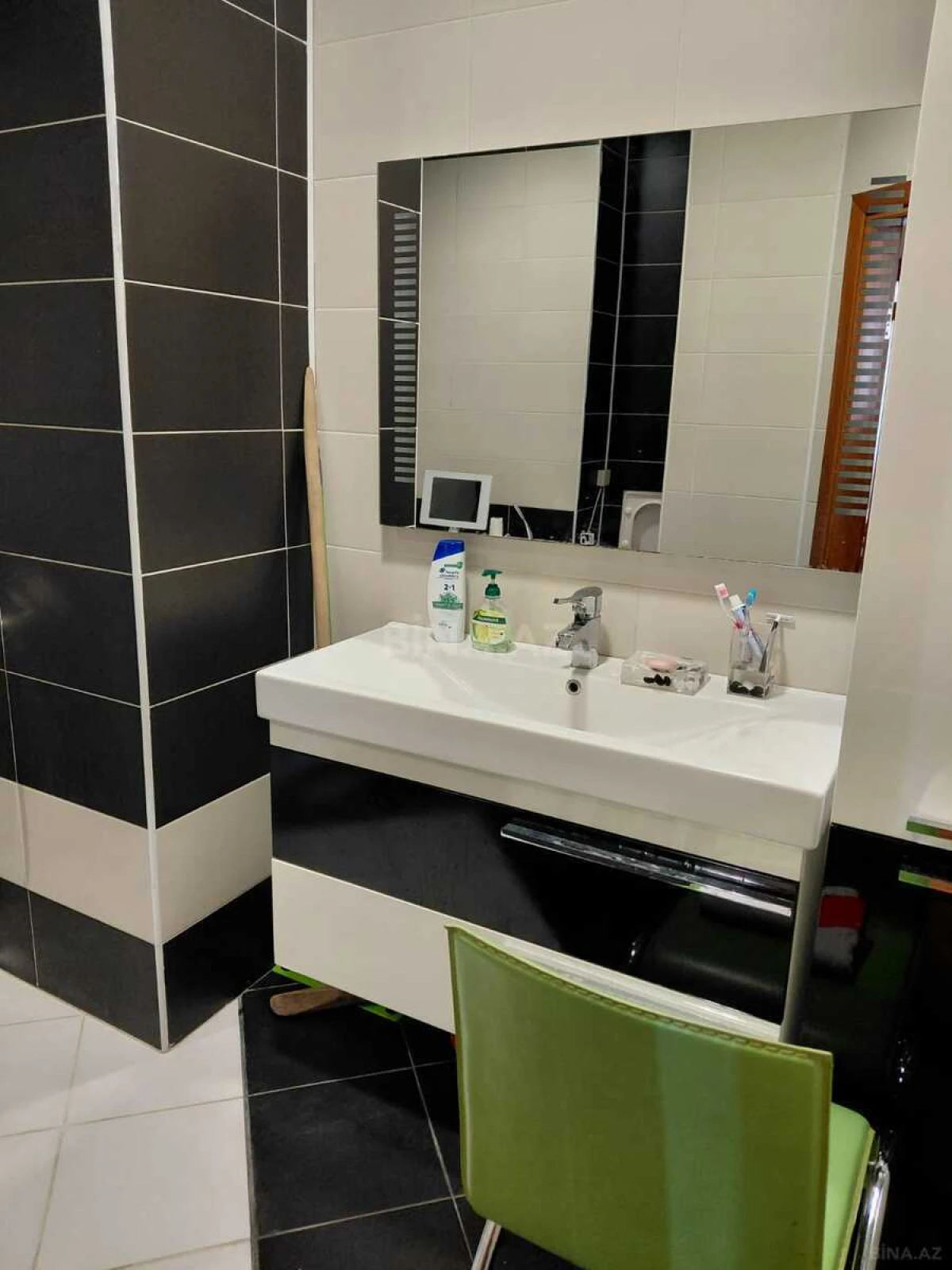 Satılır 3 otaqlı mənzil 152 m²