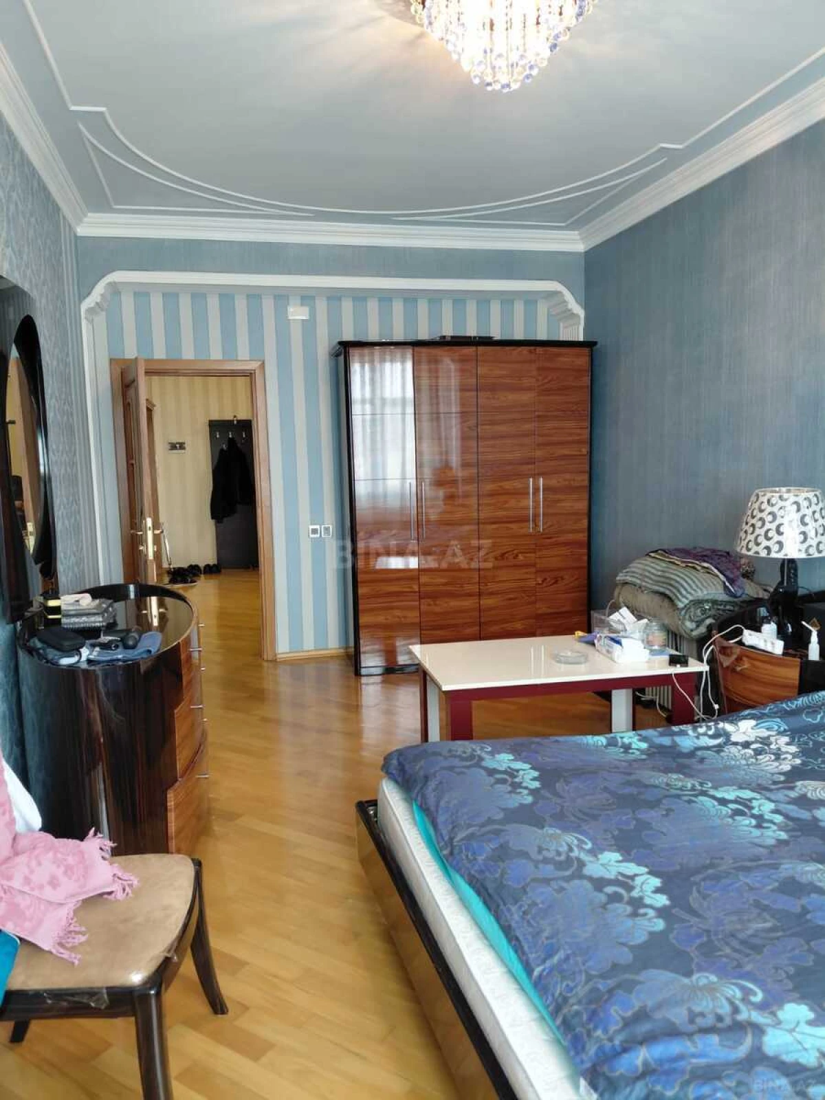 Satılır 3 otaqlı mənzil 152 m²