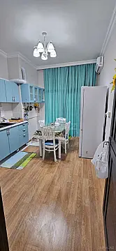 Kirayə verilir 2 otaqlı mənzil 65 m²