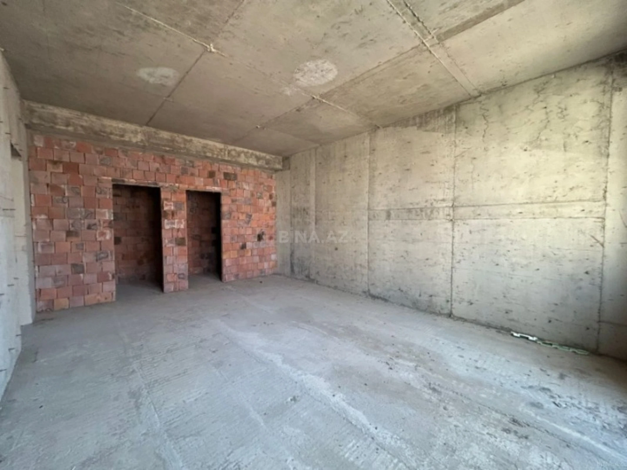 Satılır 3 otaqlı mənzil 148 m²