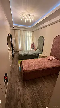 Satılır 3 otaqlı mənzil 151 m²