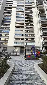 Satılır 3 otaqlı mənzil 151 m² — Bakı 3 otaq 151.00 m²