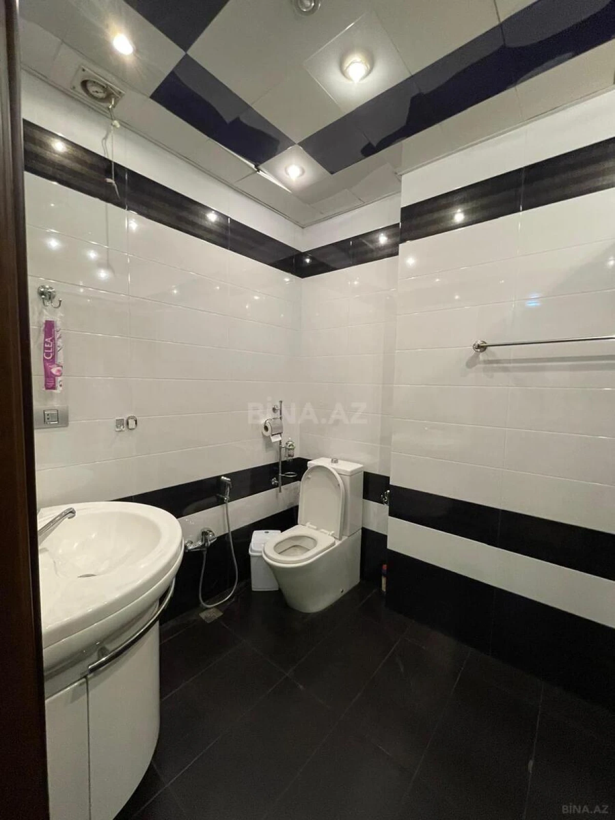 Kirayə verilir 3 otaqlı mənzil 115 m²