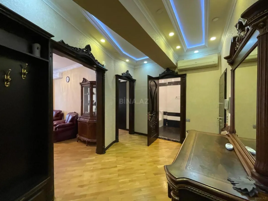 Kirayə verilir 3 otaqlı mənzil 115 m²