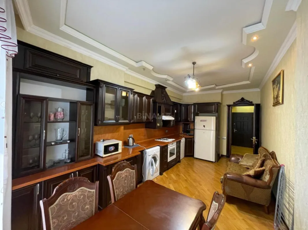 Kirayə verilir 3 otaqlı mənzil 115 m²