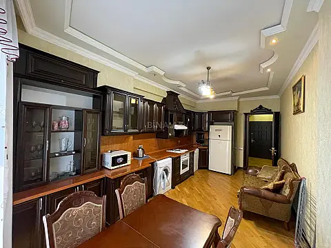 Kirayə verilir 3 otaqlı mənzil 115 m²