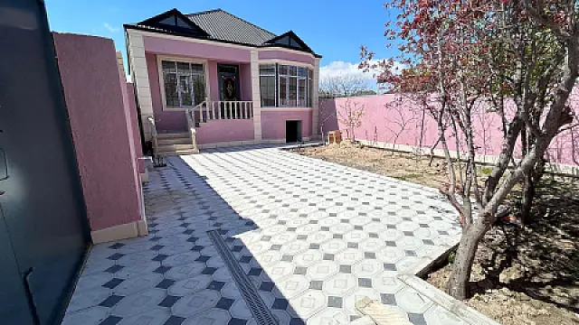Satılır 4 otaqlı həyət evi 100 m²