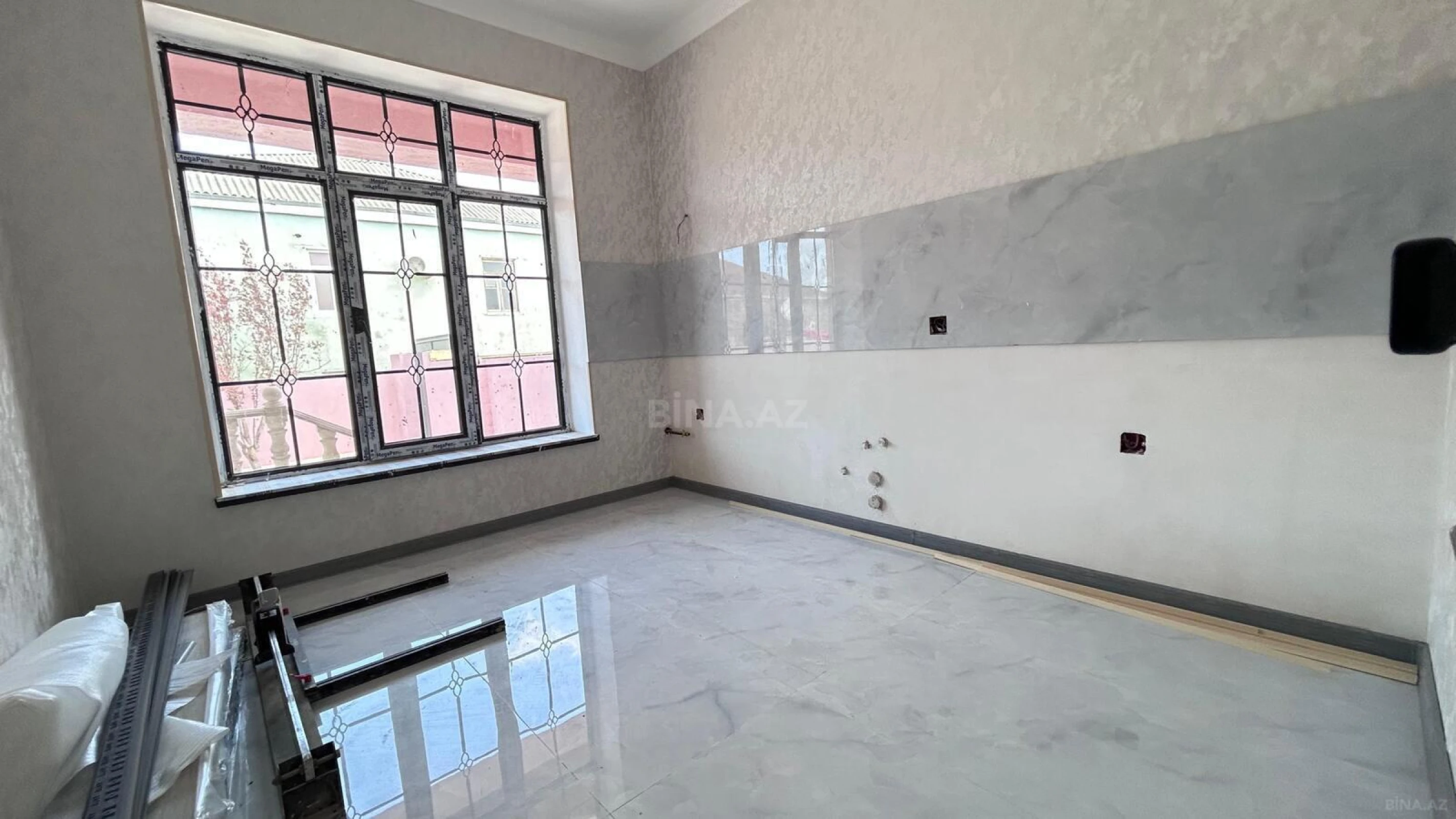 Satılır 4 otaqlı həyət evi 100 m²