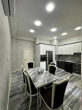 Kirayə verilir 4 otaqlı mənzil 170 m²