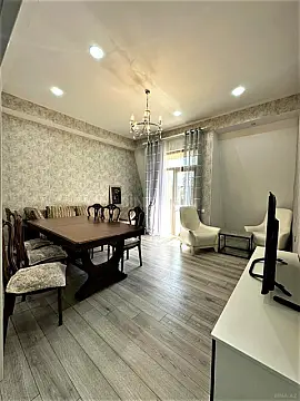 Kirayə verilir 4 otaqlı mənzil 170 m²