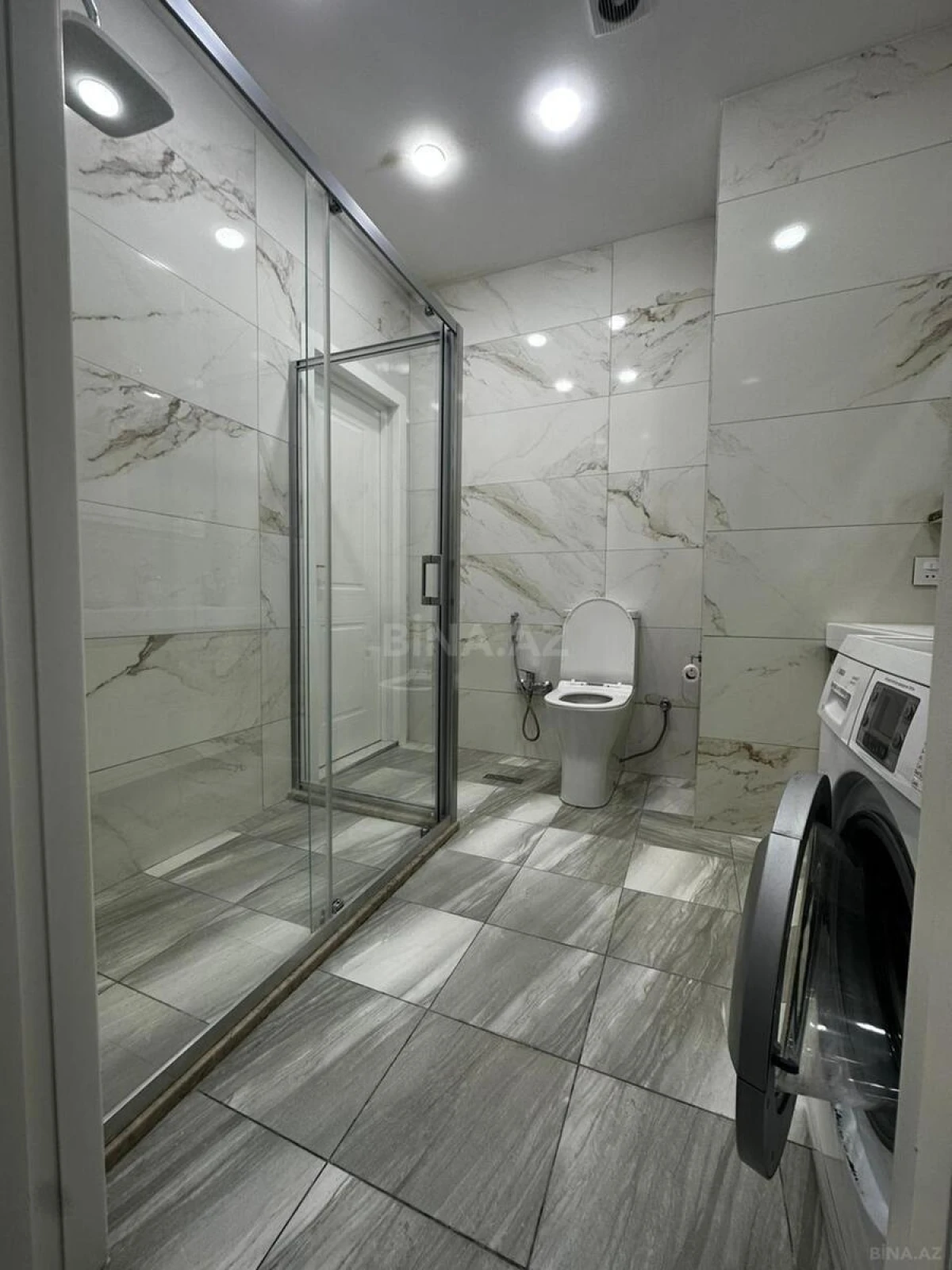 Kirayə verilir 4 otaqlı mənzil 170 m²