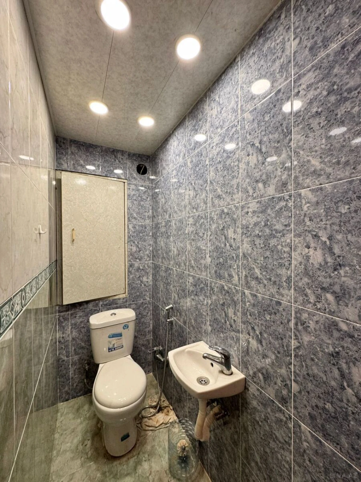 Satılır 3 otaqlı mənzil 135 m²