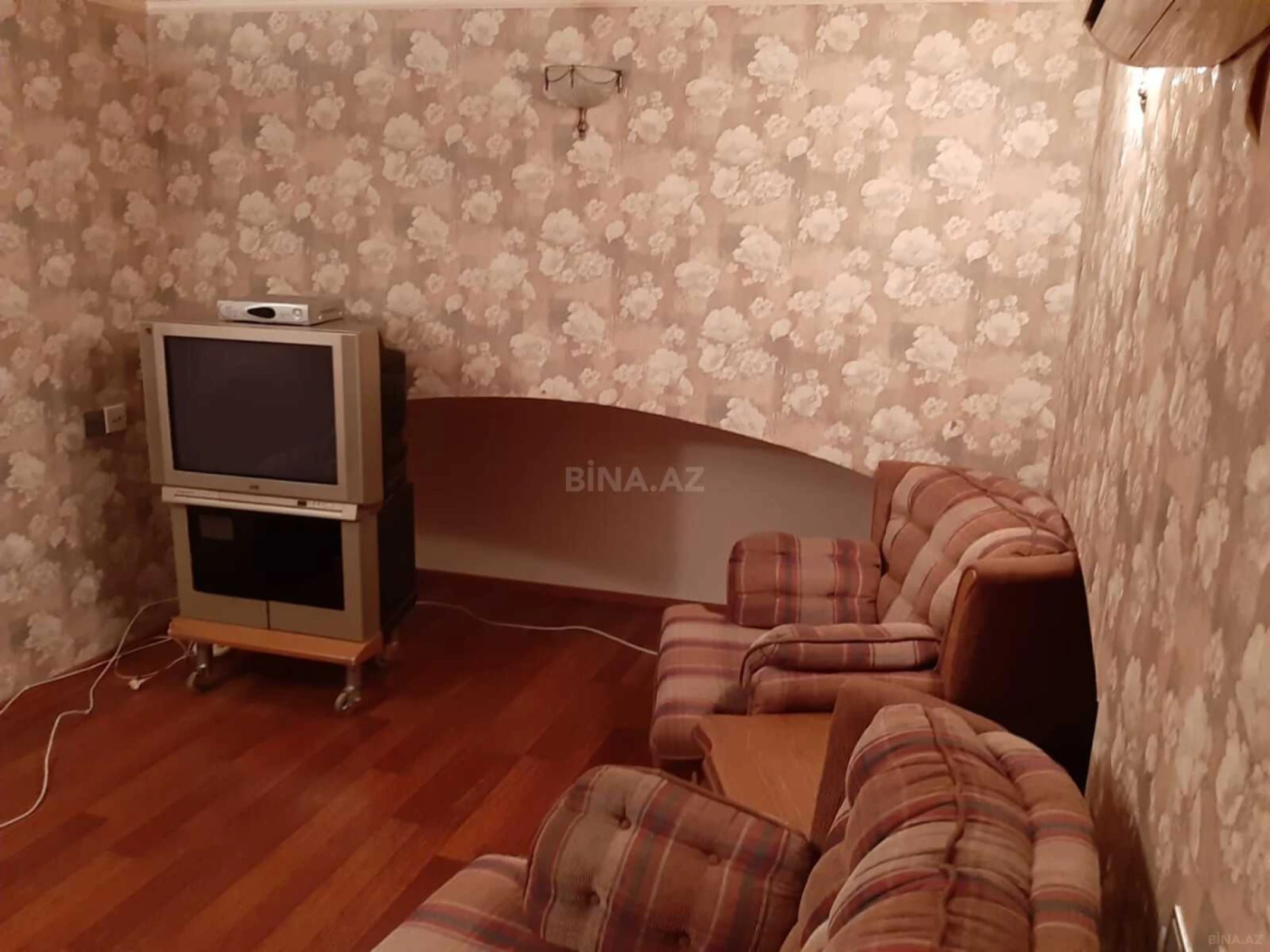 Kirayə verilir 2 otaqlı mənzil 55 m²