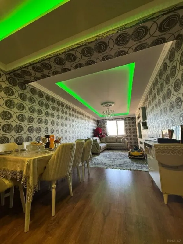 Satılır 3 otaqlı mənzil 134 m²