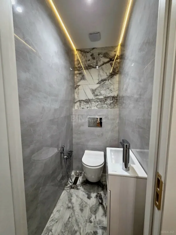 Satılır 2 otaqlı mənzil 81 m²