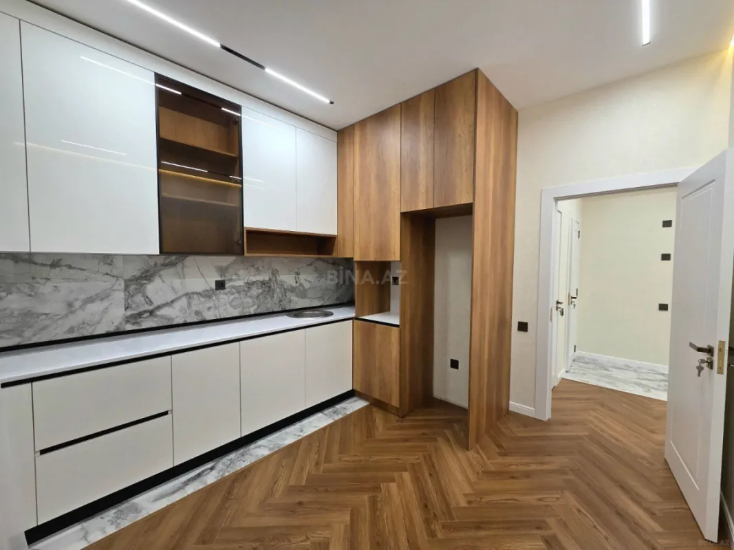 Satılır 2 otaqlı mənzil 81 m²