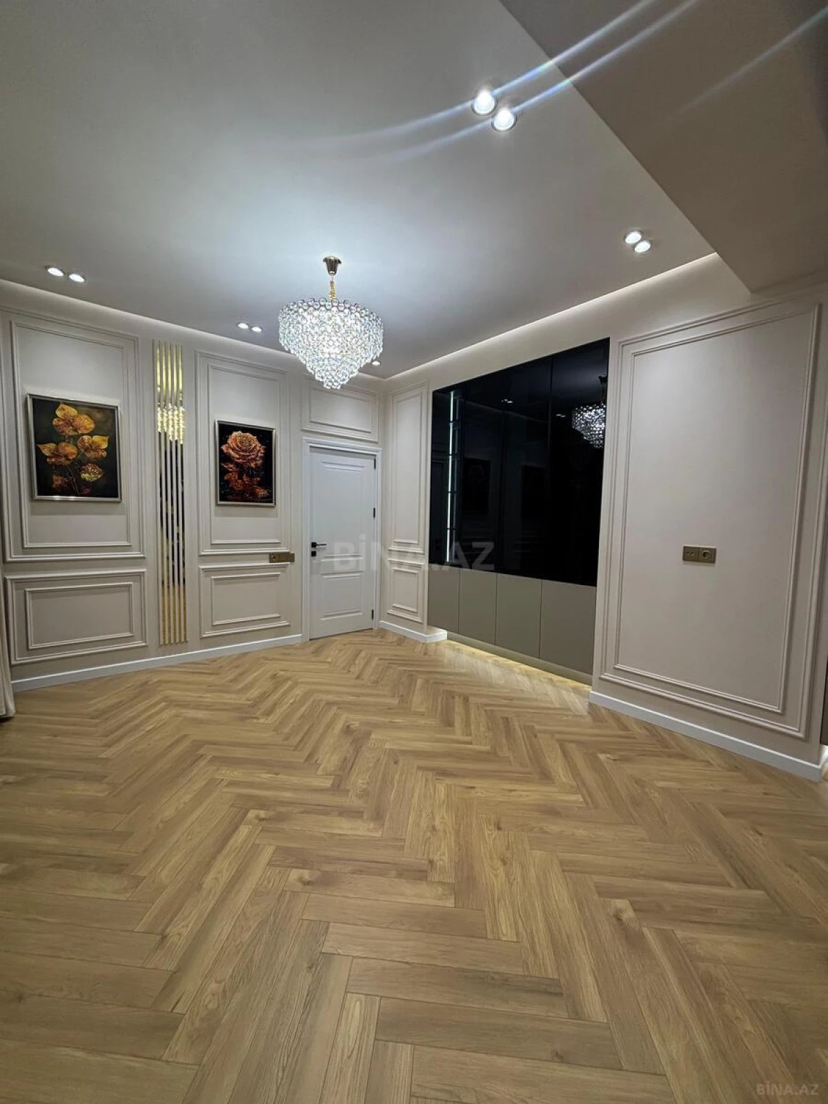 Satılır 3 otaqlı mənzil 102 m²