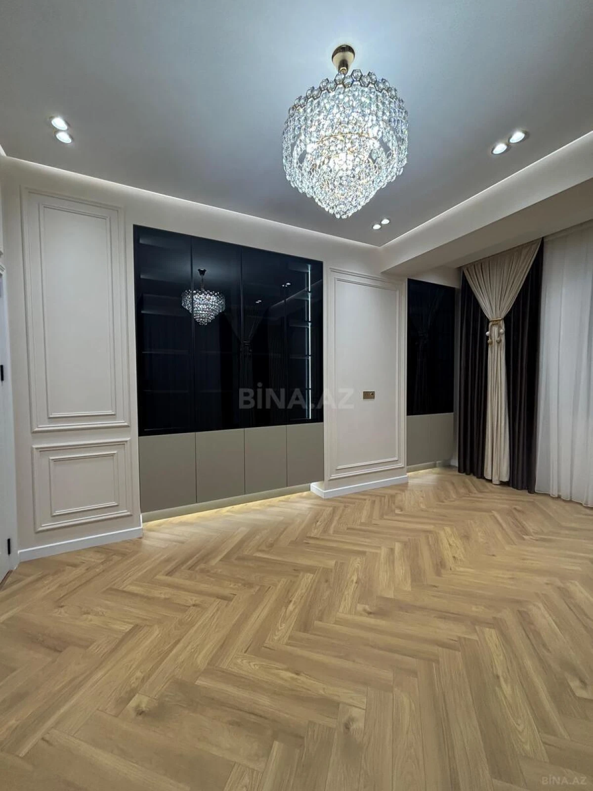 Satılır 3 otaqlı mənzil 102 m²