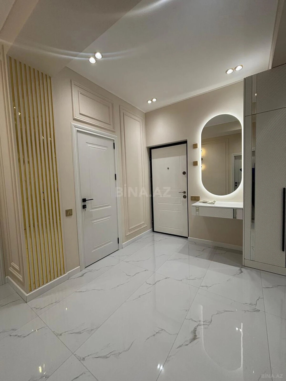 Satılır 3 otaqlı mənzil 102 m²