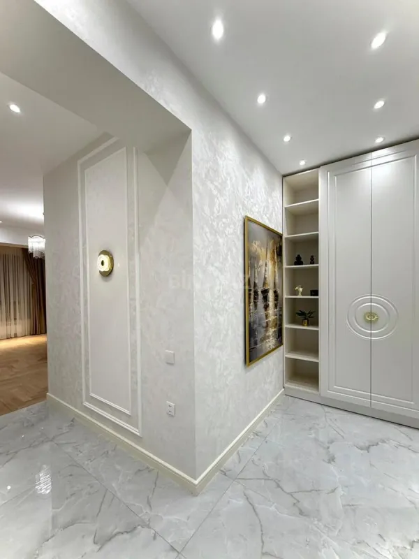 Satılır 2 otaqlı mənzil 85 m²