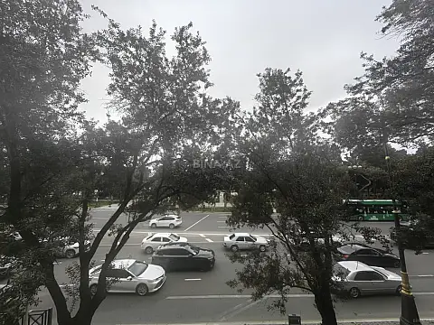 Satılır 3 otaqlı mənzil 126 m²