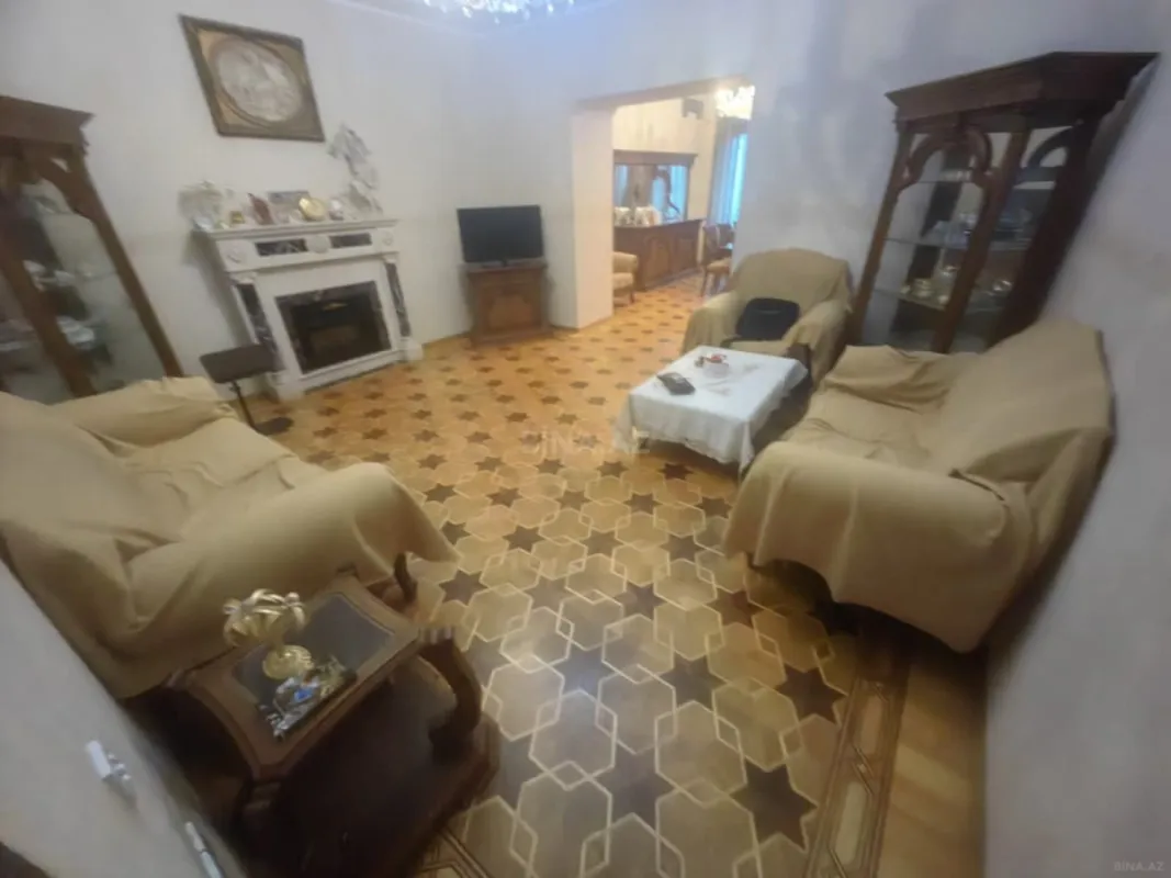 Satılır 3 otaqlı mənzil 126 m²