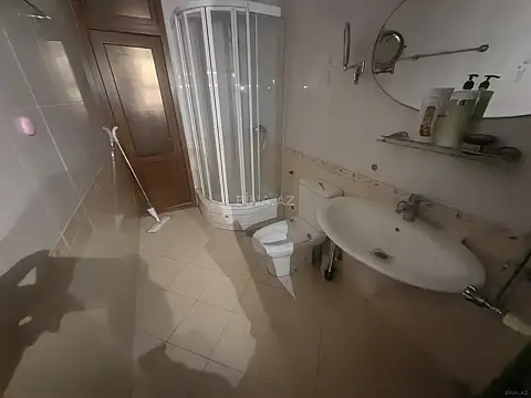 Satılır 3 otaqlı mənzil 126 m²