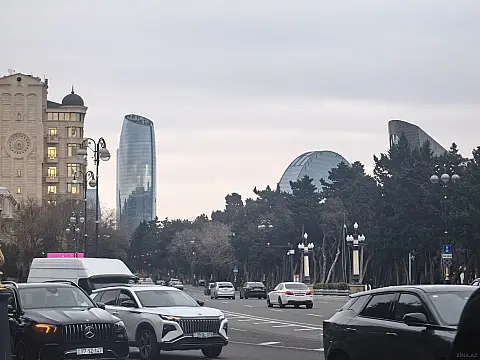 Satılır 3 otaqlı mənzil 126 m²