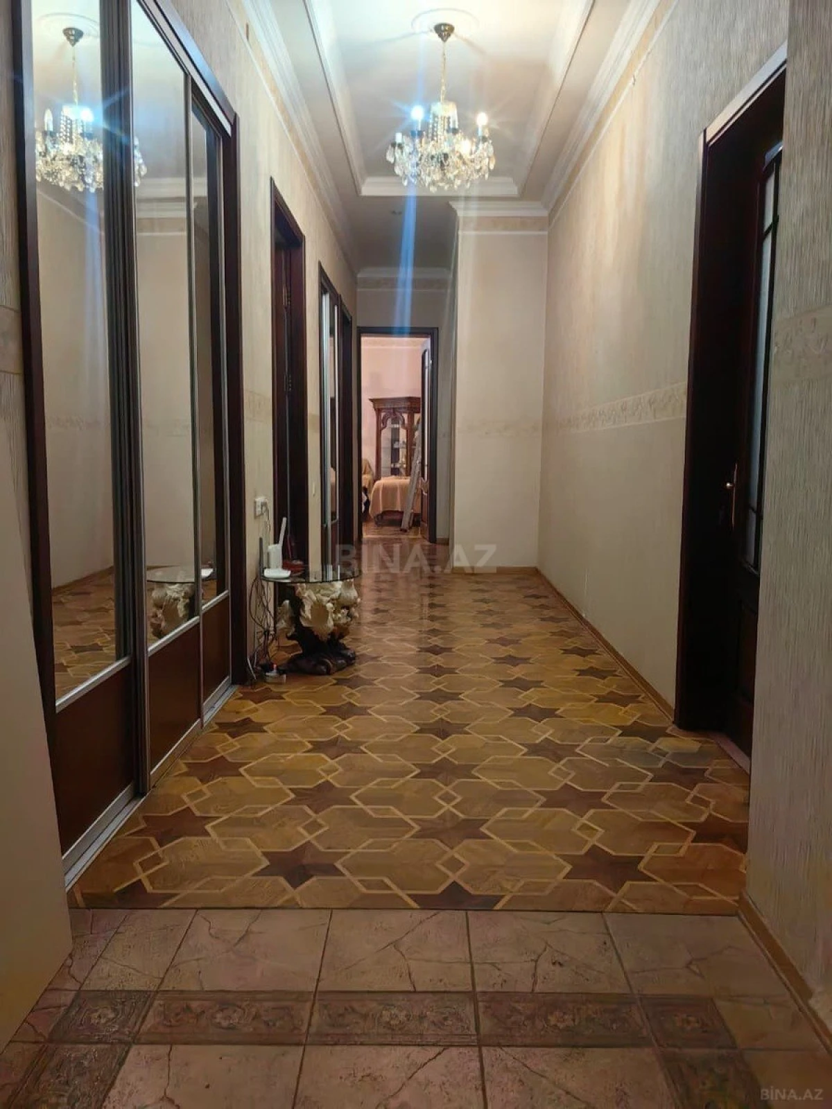 Satılır 3 otaqlı mənzil 126 m²