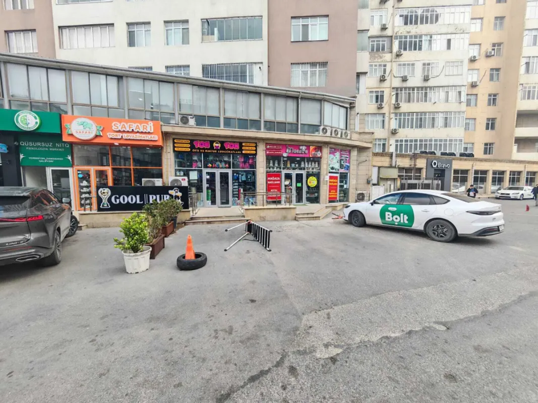 Satılır obyekt 250 m²