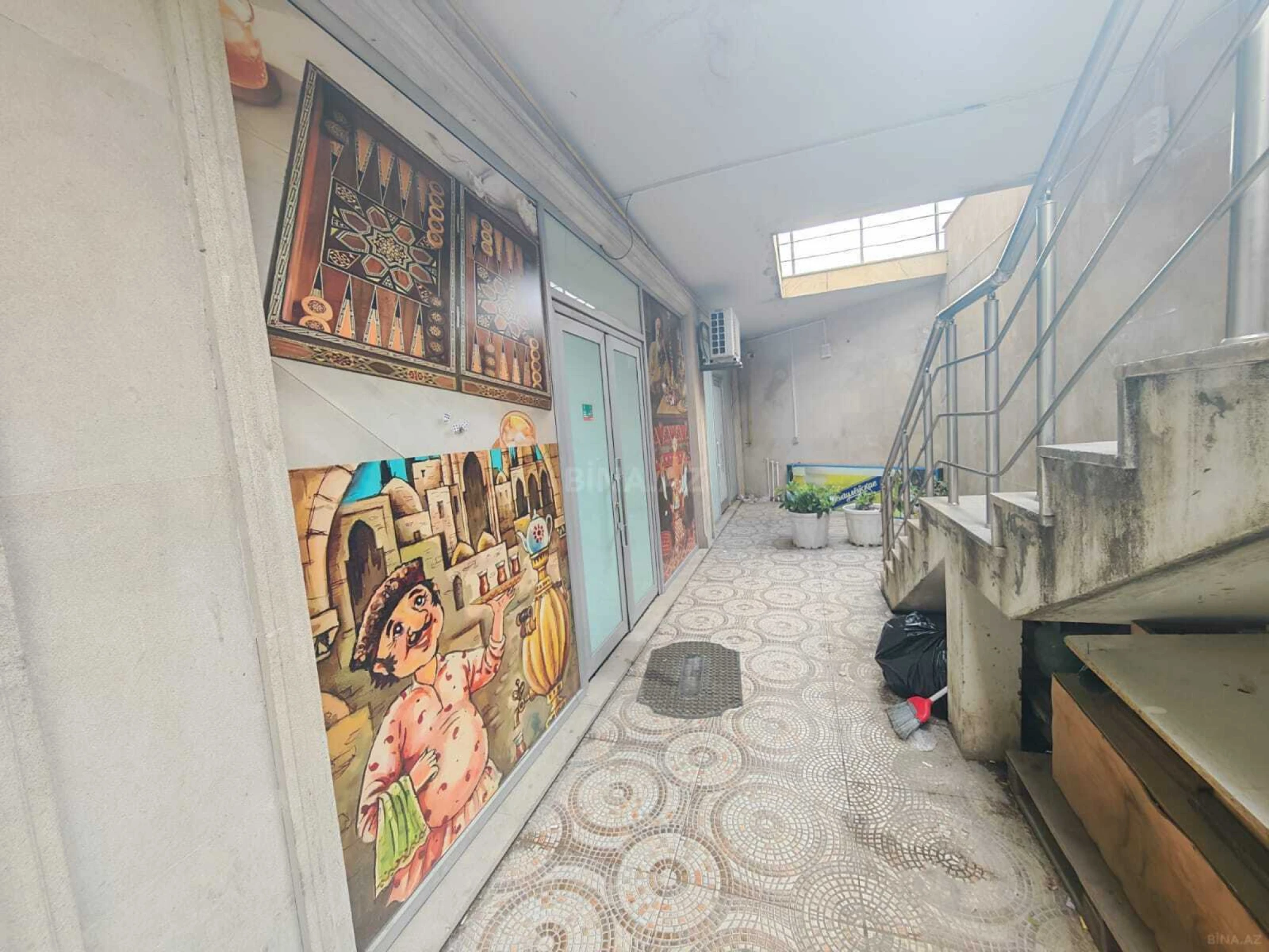 Satılır obyekt 250 m²