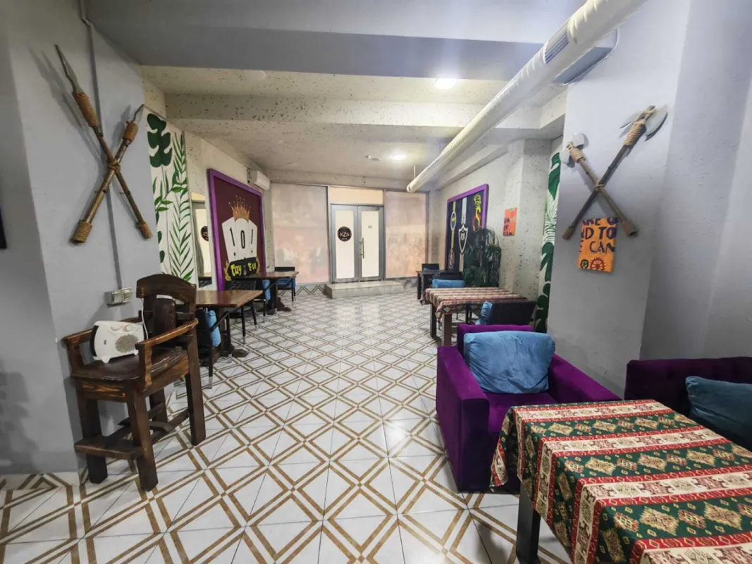 Satılır obyekt 250 m²