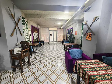 Satılır obyekt 250 m²