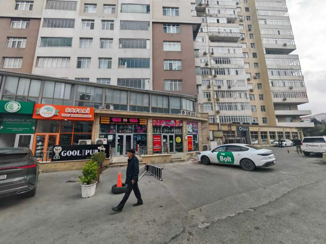 Satılır obyekt 250 m²