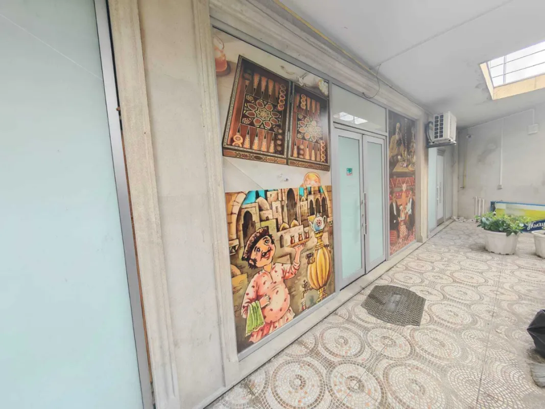 Satılır obyekt 250 m²