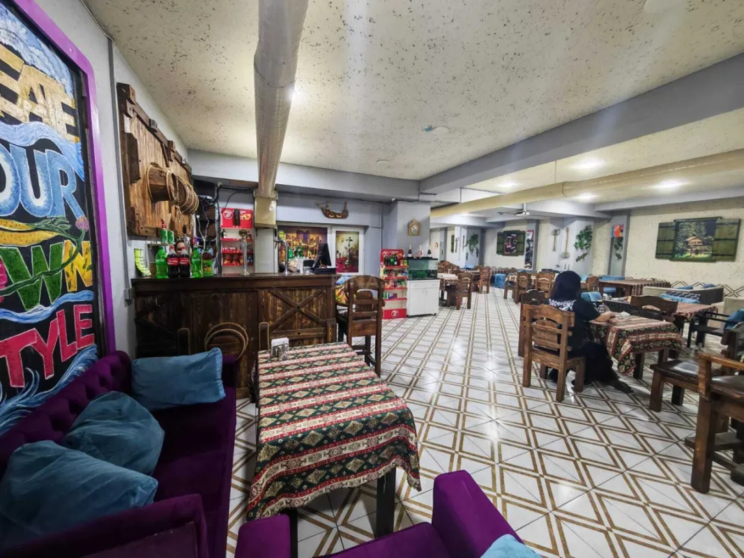 Satılır obyekt 250 m²