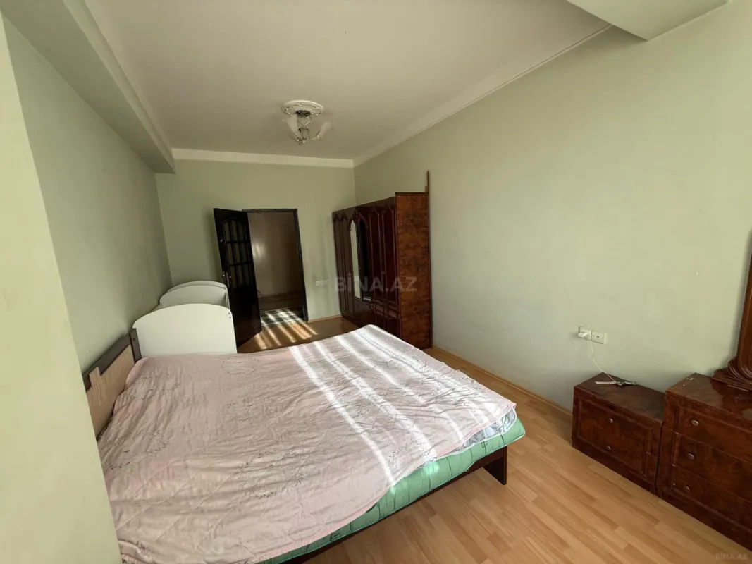 Satılır 2 otaqlı mənzil 91 m²