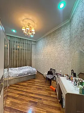 Satılır 3 otaqlı mənzil 125 m²