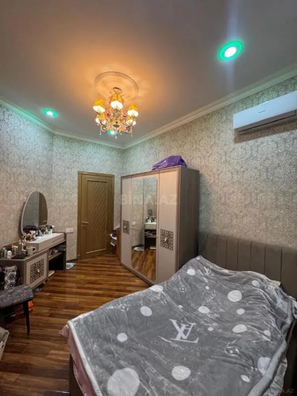 Satılır 3 otaqlı mənzil 125 m²